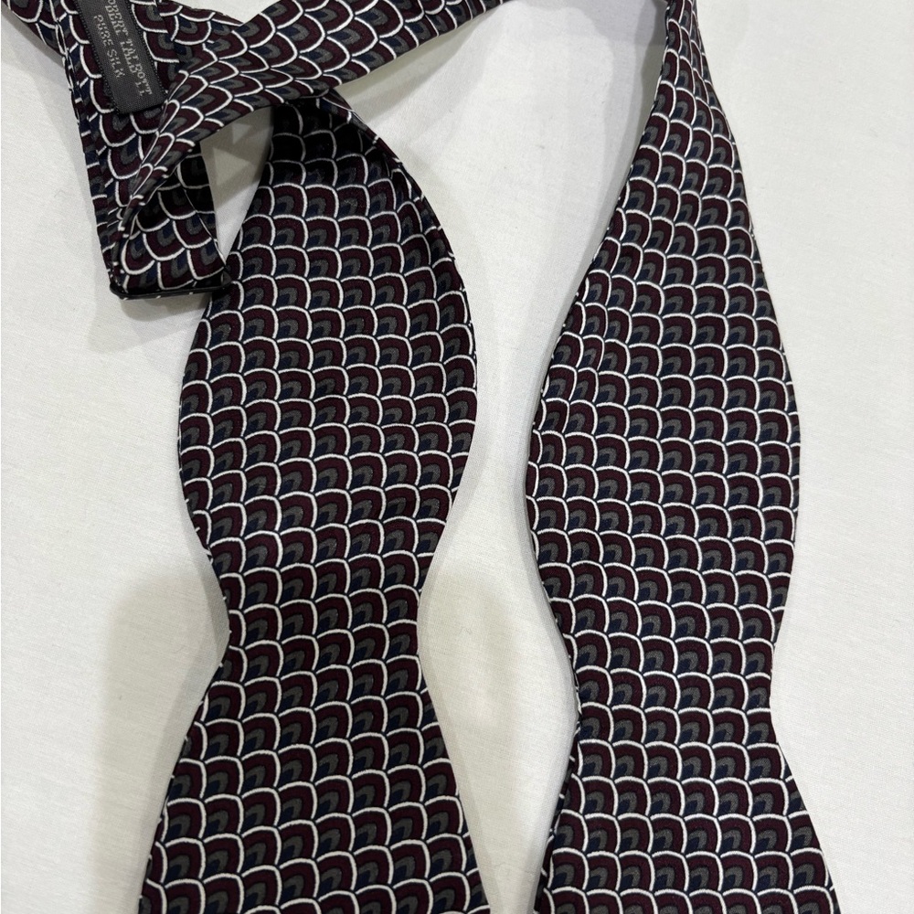 Robert Talbott 100% Silk Men’s Self Tie Bow Tie Excellent Condition.